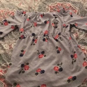 Cute off shoulder shirt/Dress